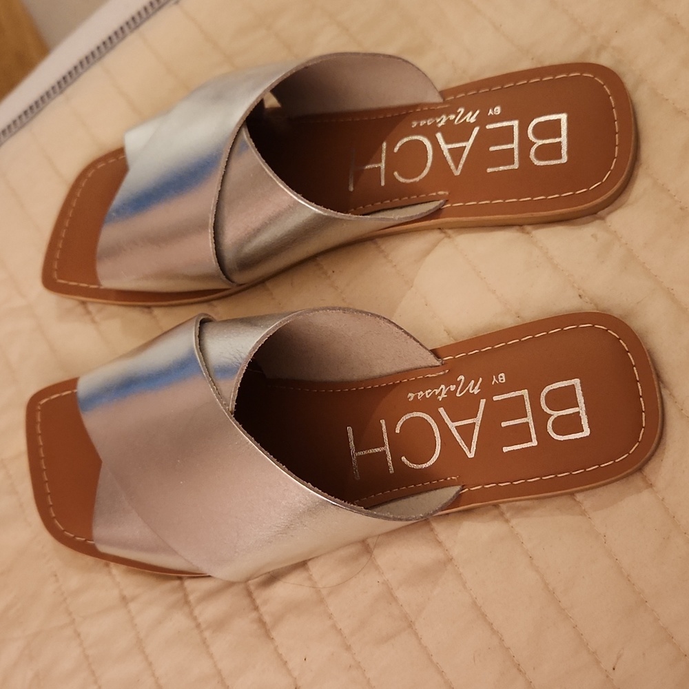 Silver sandals by Matisse